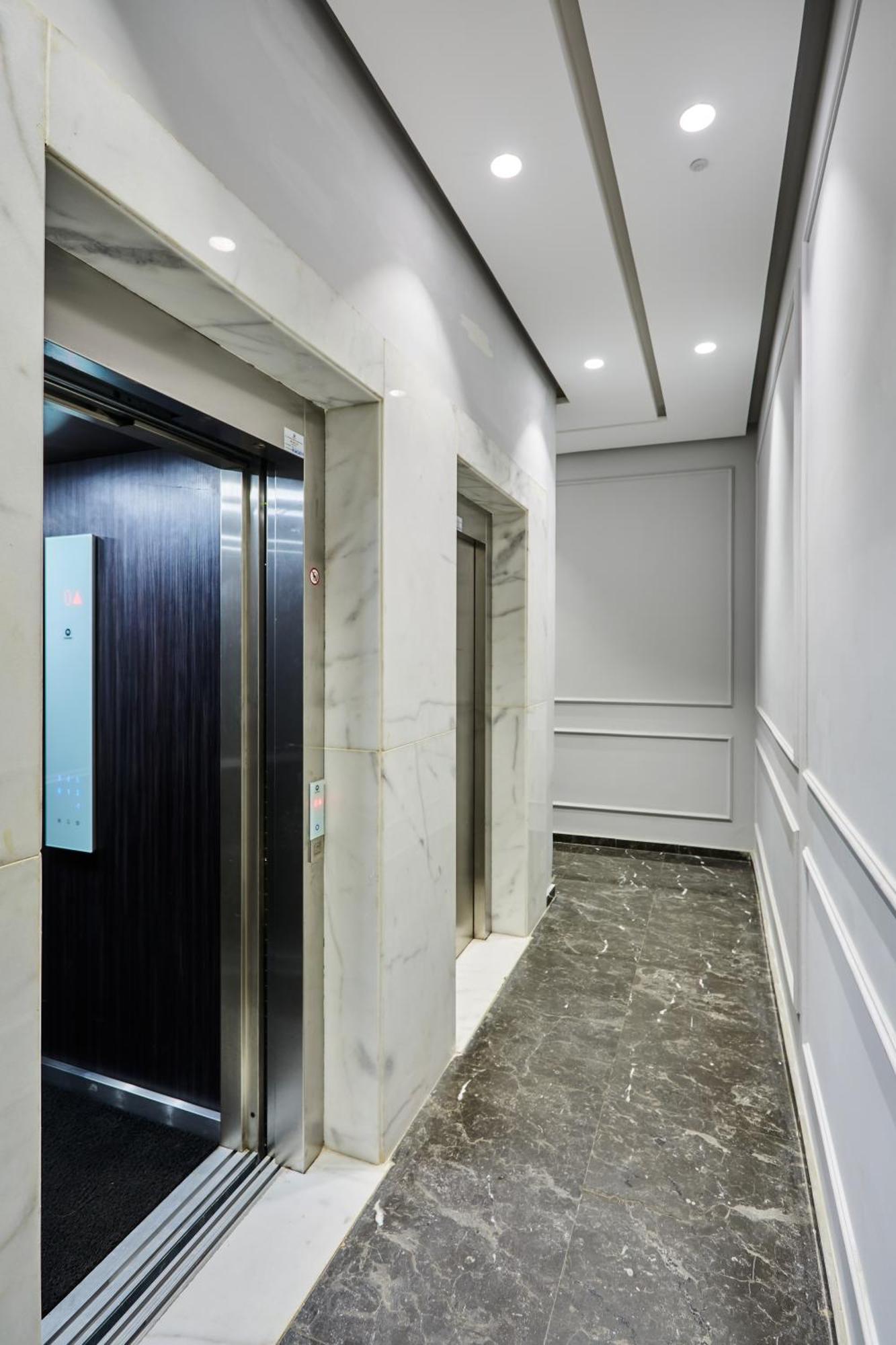 Sleek And Modern 2-Bed Unit In Downtown Casa Apartman Casablanca Kültér fotó